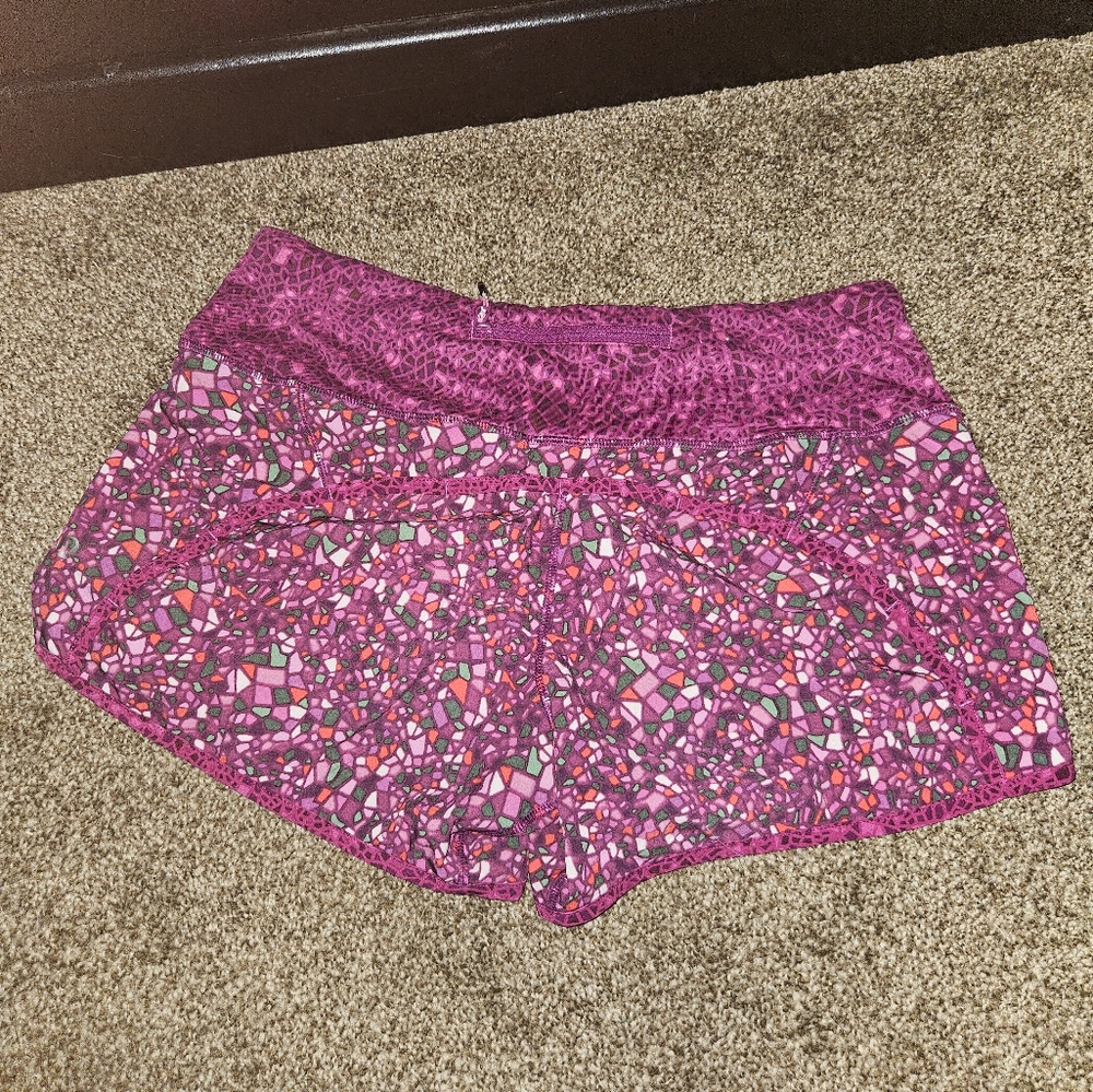 Lulu - Picture 4 of 6
